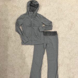 NY&Co zip up hoodie and matching yoga pants